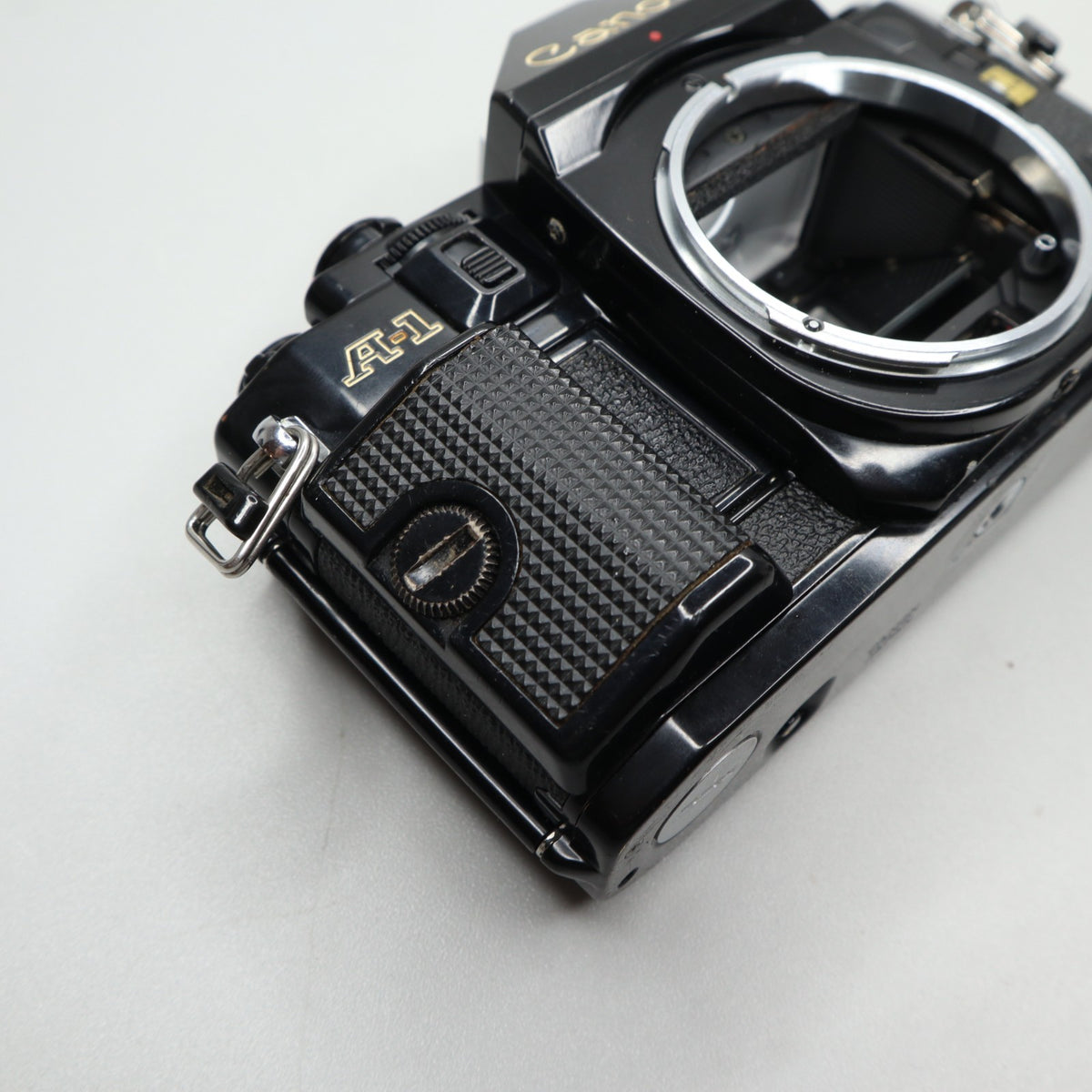 Canon A-1 con obiettivo Canon FD 28mm f/2.8