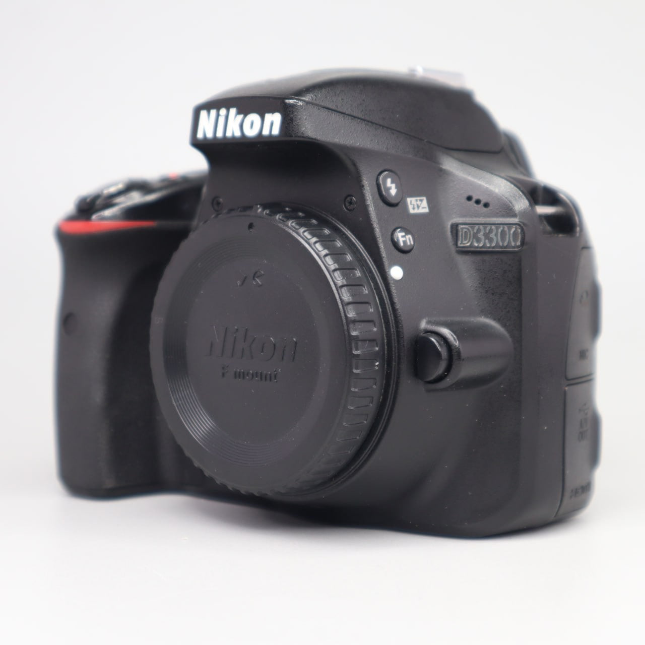 Nikon D3300 Solo Corpo Macchina Reflex Usata ~26.000 Scatti + Batteria e Caricat