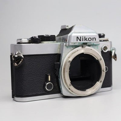 Nikon FE Reflex 35mm - Per Restauro o Ricambi