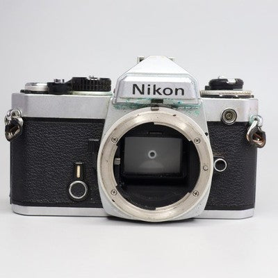 Nikon FE Reflex 35mm - Per Restauro o Ricambi