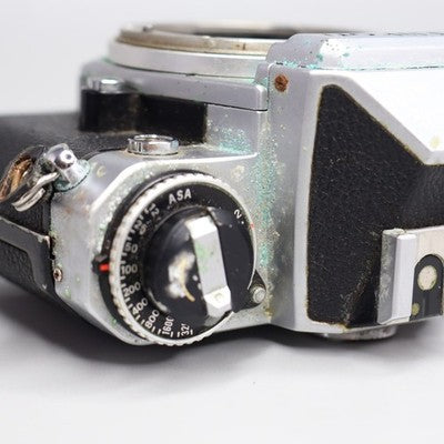 Nikon FE Reflex 35mm - Per Restauro o Ricambi