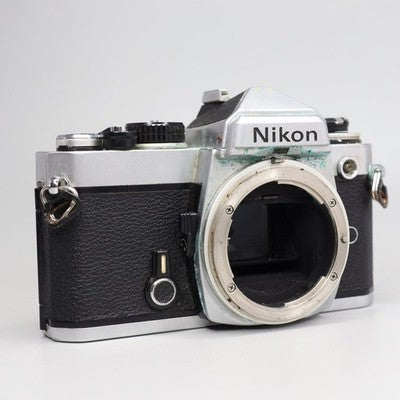 Nikon FE Reflex 35mm - Per Restauro o Ricambi
