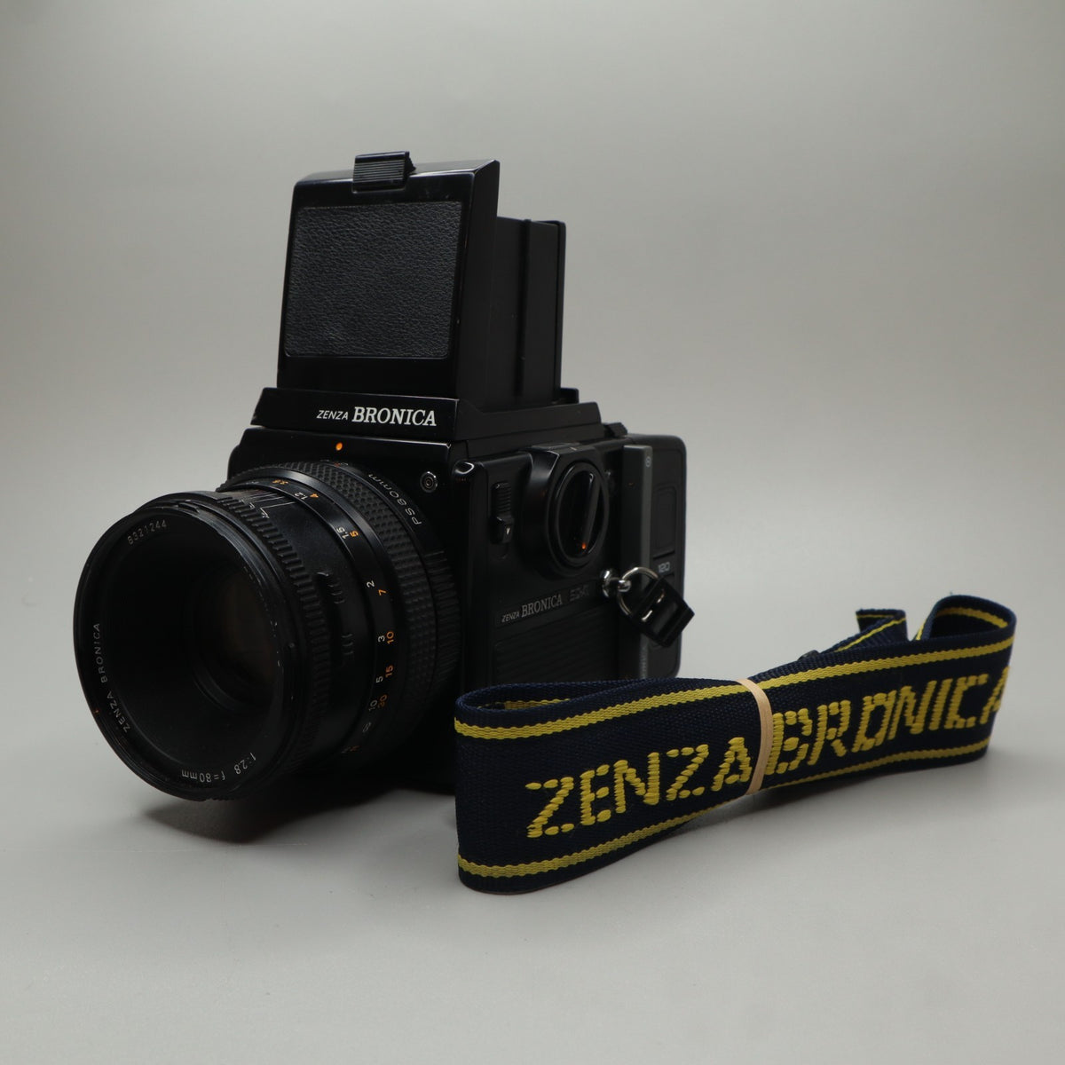 Zenza Bronica SQ-Ai con obiettivo 80mm f/2.8 e magazzino 120