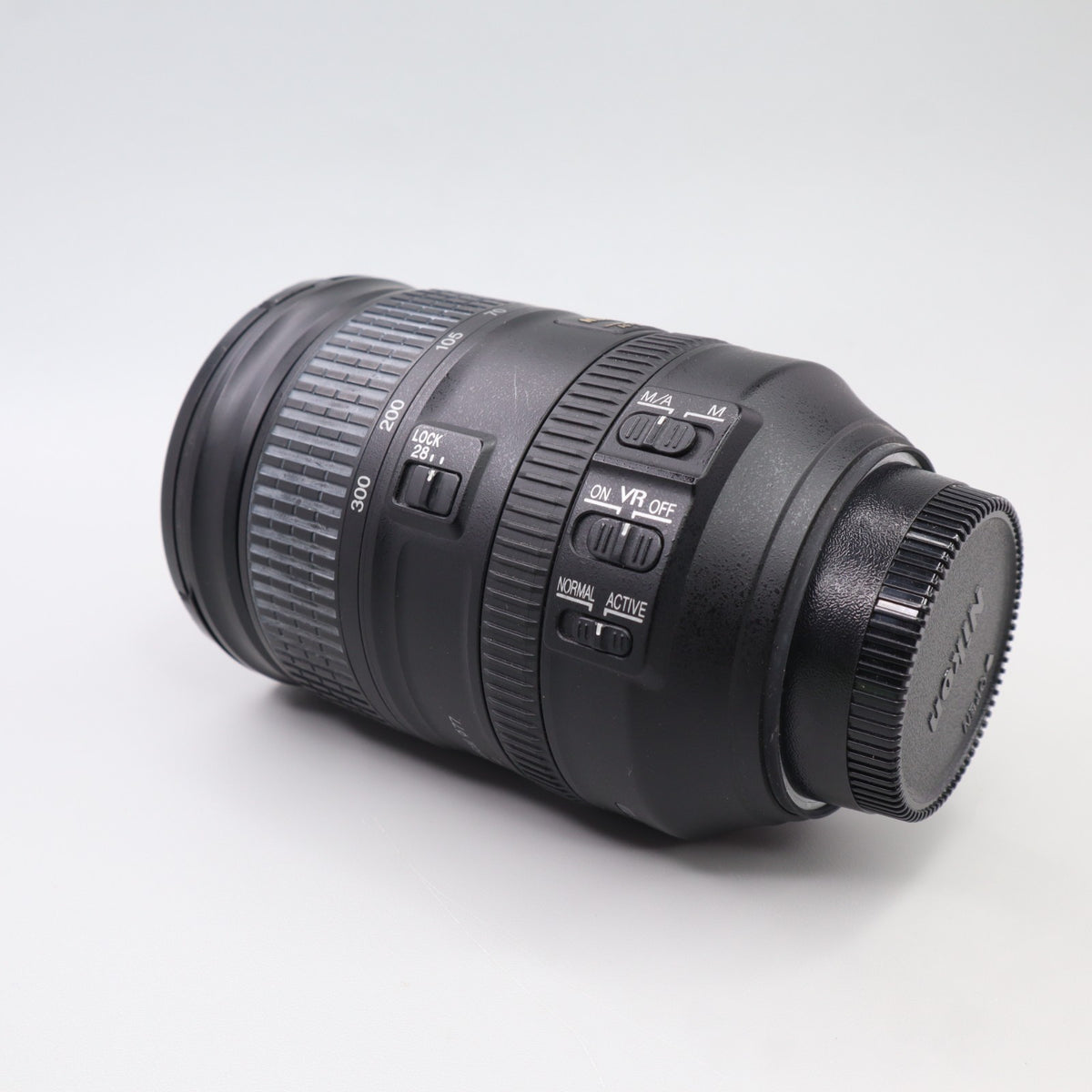 Nikon AF-S Nikkor 28-300mm f/3.5-5.6 G ED VR