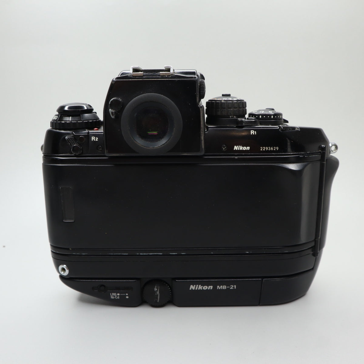 Nikon F4S con battery grip MB-21 - per ricambi