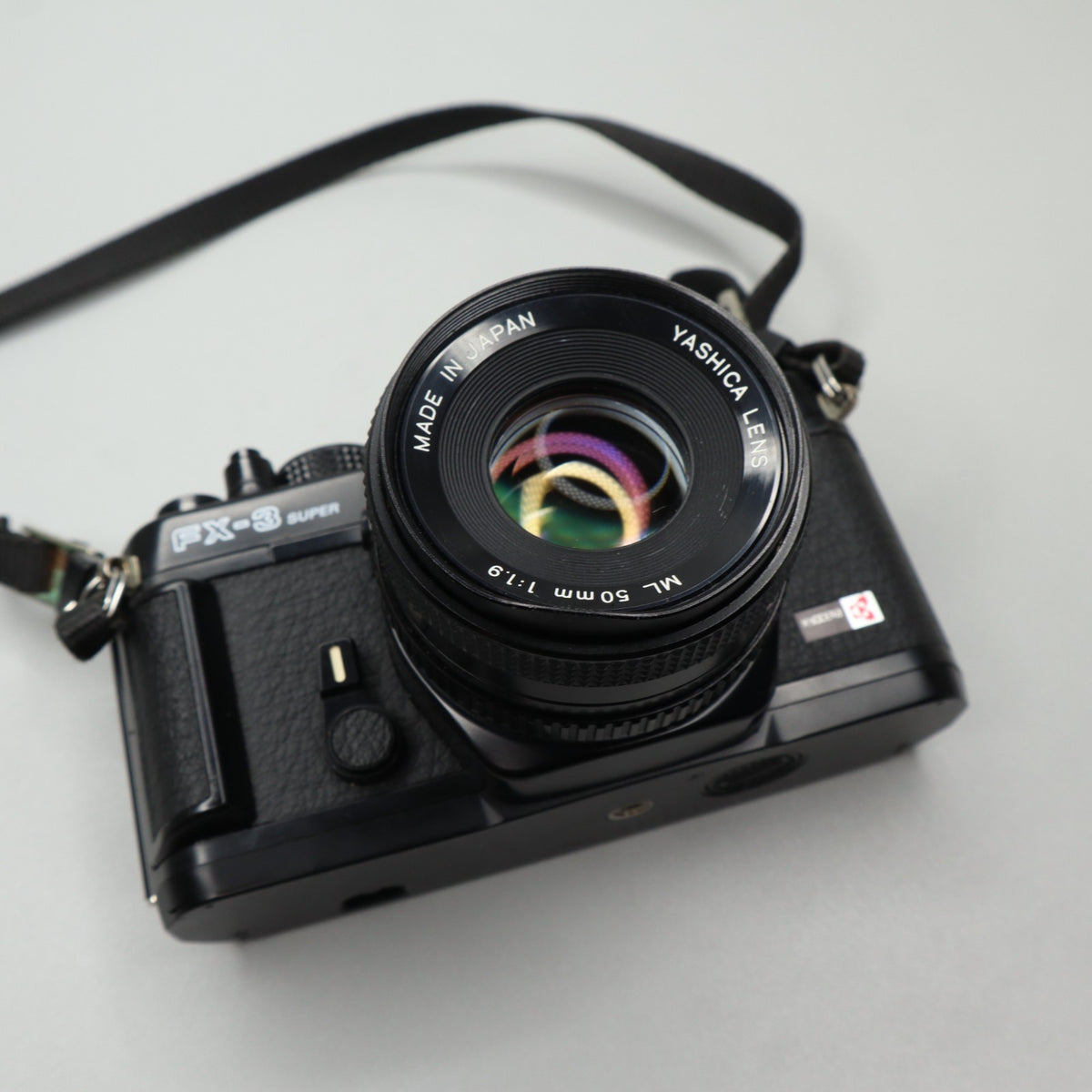 Yashica FX-3 Super 2000 con obiettivo ML 50mm f/1.9