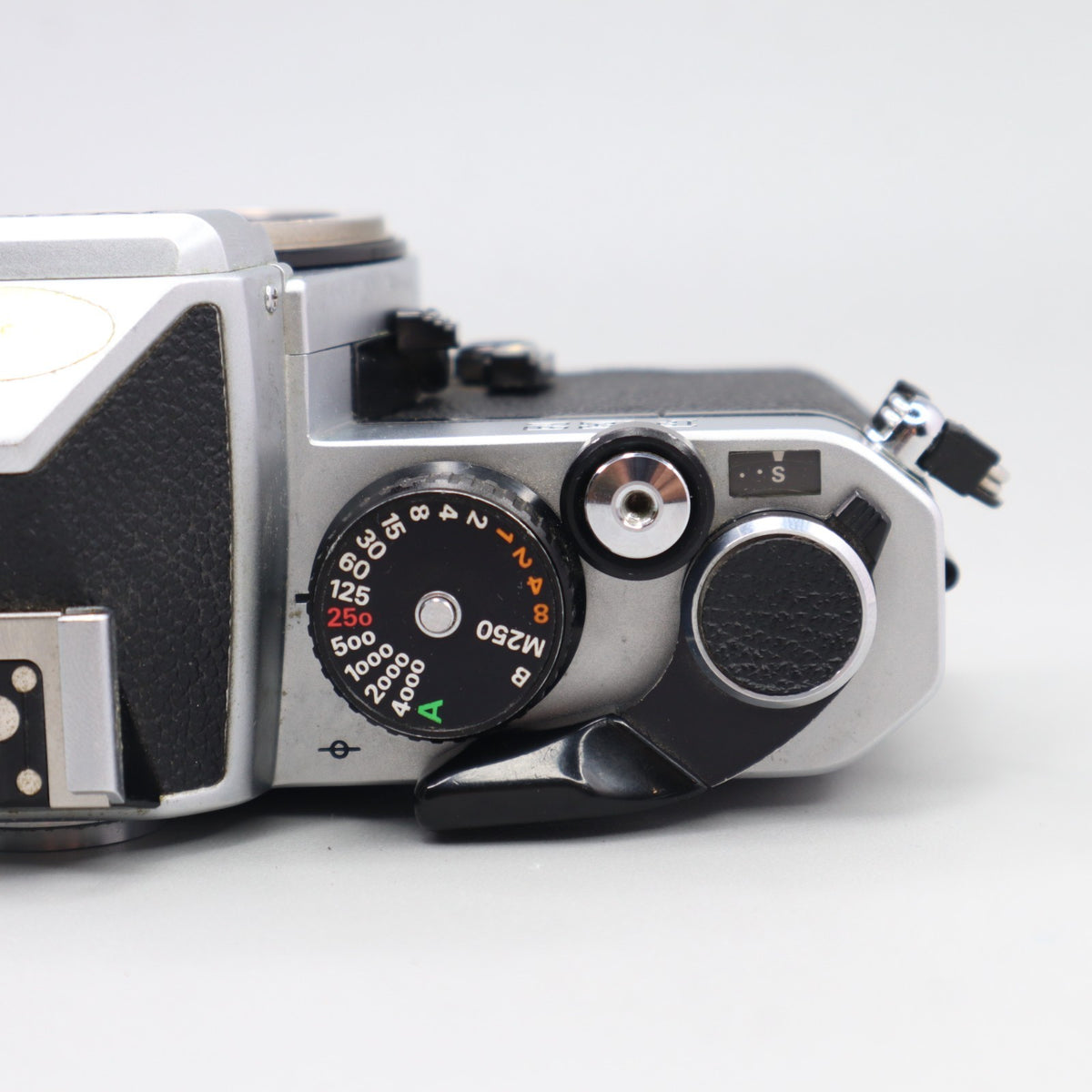 Nikon FE2 - Fotocamera Analogica 35mm, solo corpo