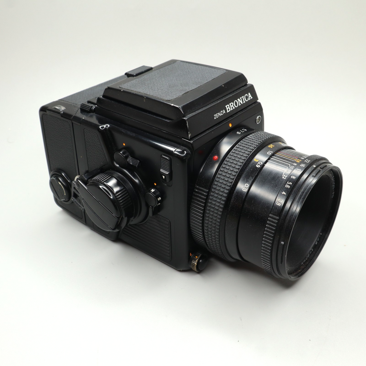 Zenza Bronica SQ-Ai con obiettivo 80mm f/2.8 e magazzino 120