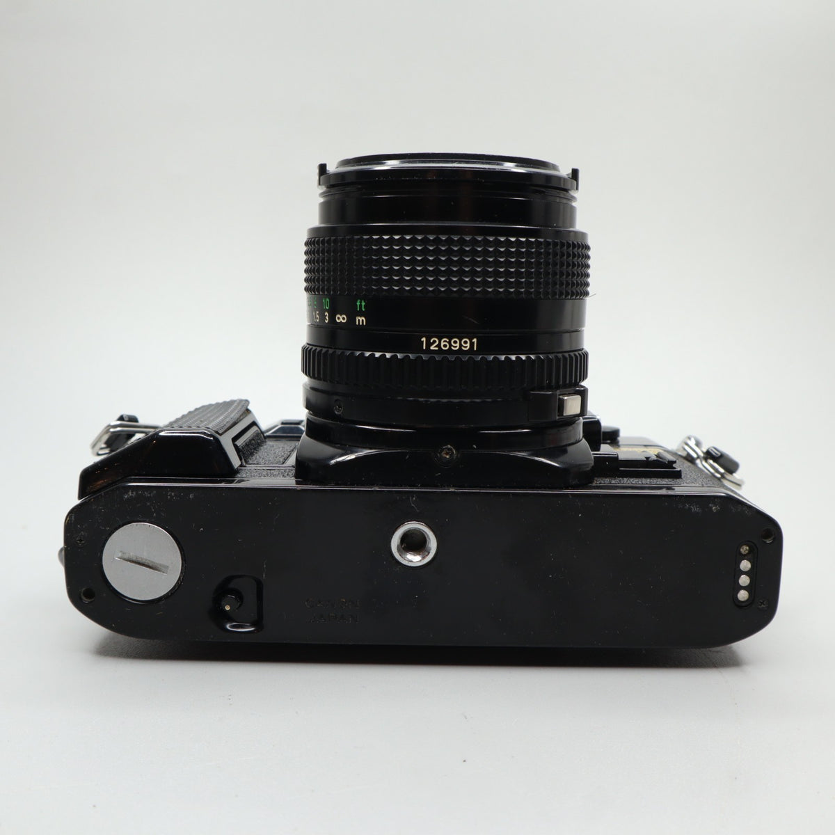 Canon A-1 con obiettivo Canon FD 28mm f/2.8