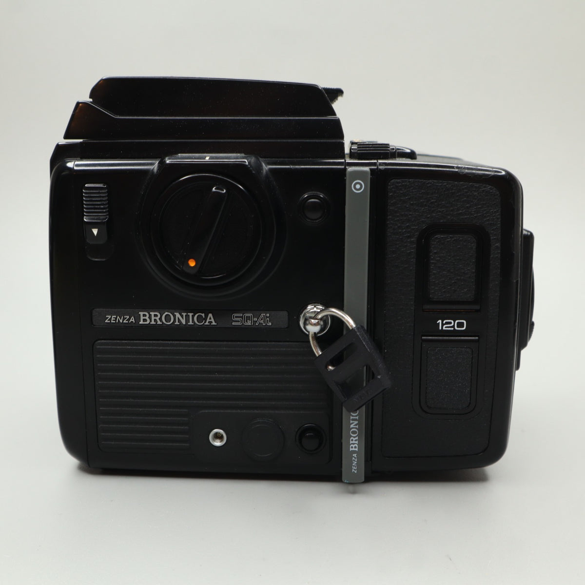 Zenza Bronica SQ-Ai con obiettivo 80mm f/2.8 e magazzino 120