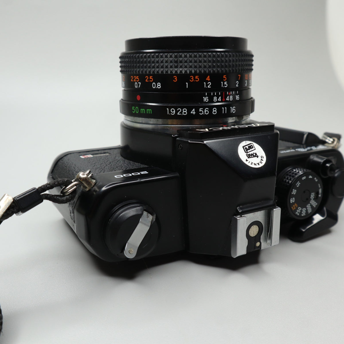 Yashica FX-3 Super 2000 con obiettivo ML 50mm f/1.9