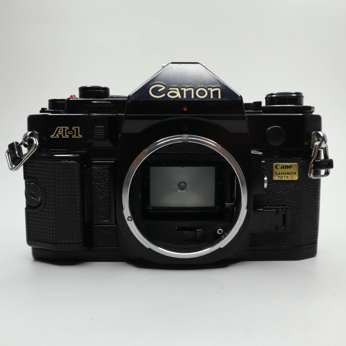 Canon A-1 con obiettivo Canon FD 28mm f/2.8