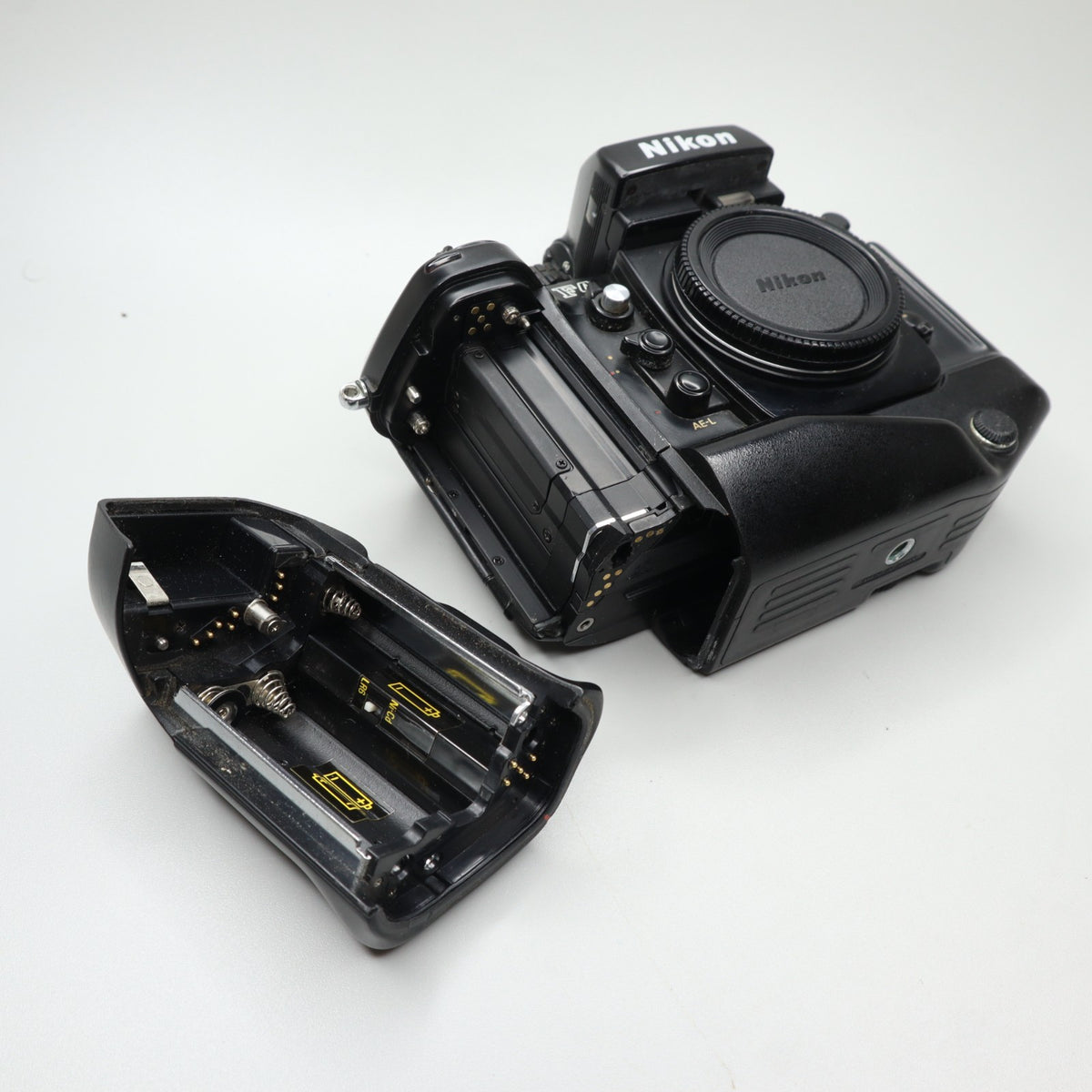 Nikon F4S con battery grip MB-21 - per ricambi