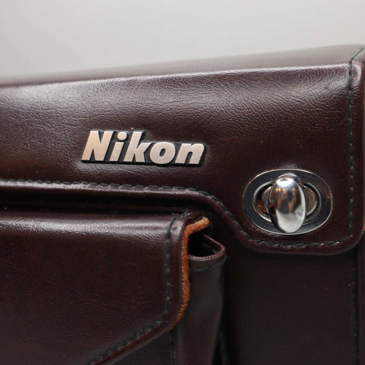 Borsa in pelle Nikon FB-17 per fotocamera