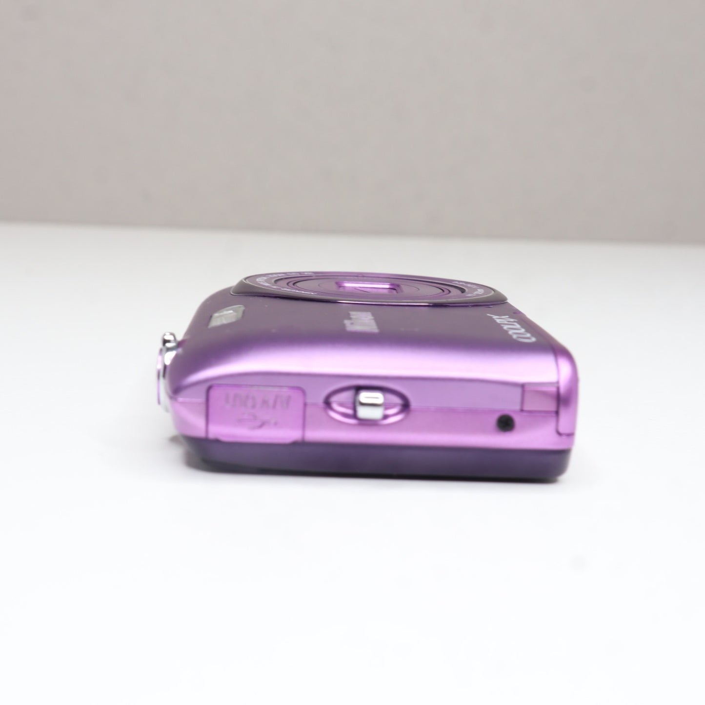 Nikon COOLPIX S3500 Pink 20.1MP Compact Digital Camera 7x Zoom Starter Set