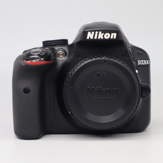 Nikon D3300 Solo Corpo Macchina Reflex Usata ~26.000 Scatti + Batteria e Caricat