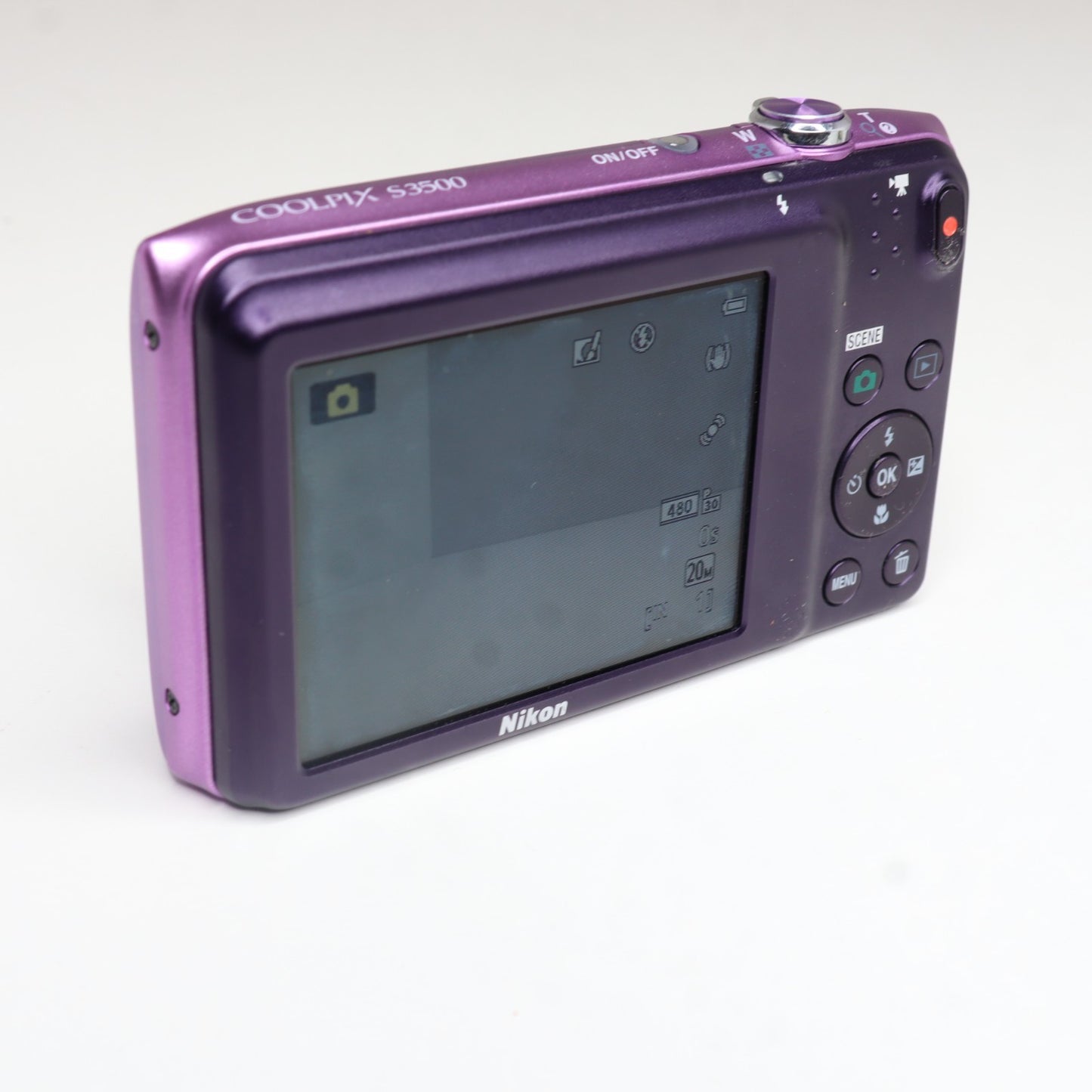 Nikon COOLPIX S3500 Pink 20.1MP Compact Digital Camera 7x Zoom Starter Set