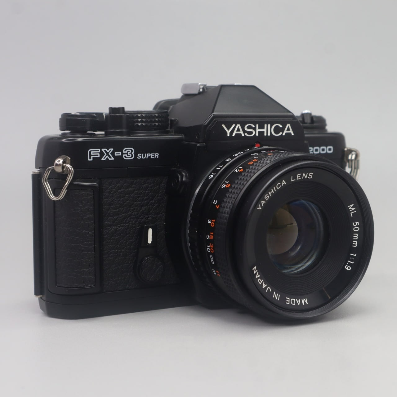 Yashica FX-3 Super 2000 + ML 50mm f/1.9 Reflex Analogica Ricondizionata