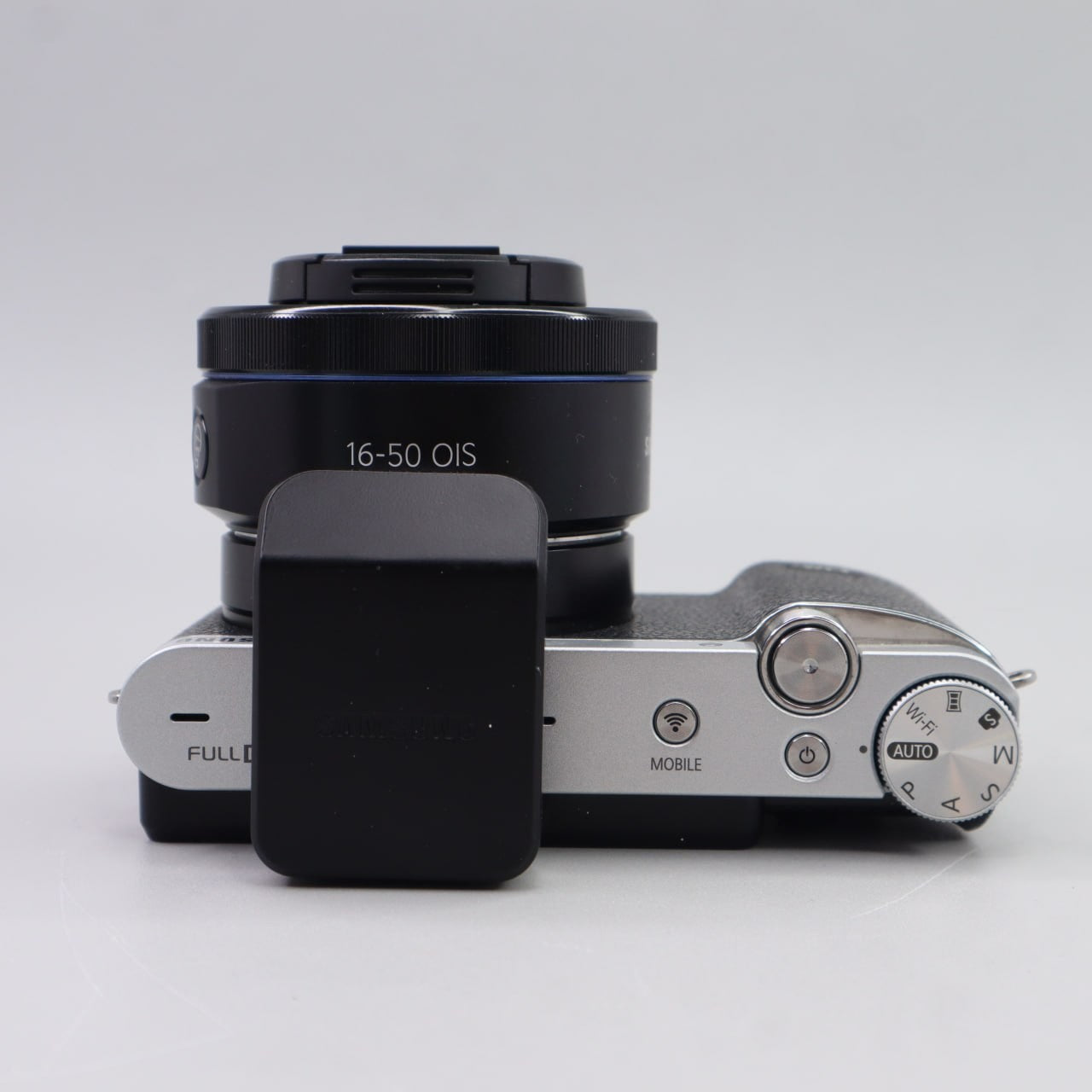 Samsung NX3000 Mirrorless Ricondizionata + Batteria Tracolla Cavo | Buono